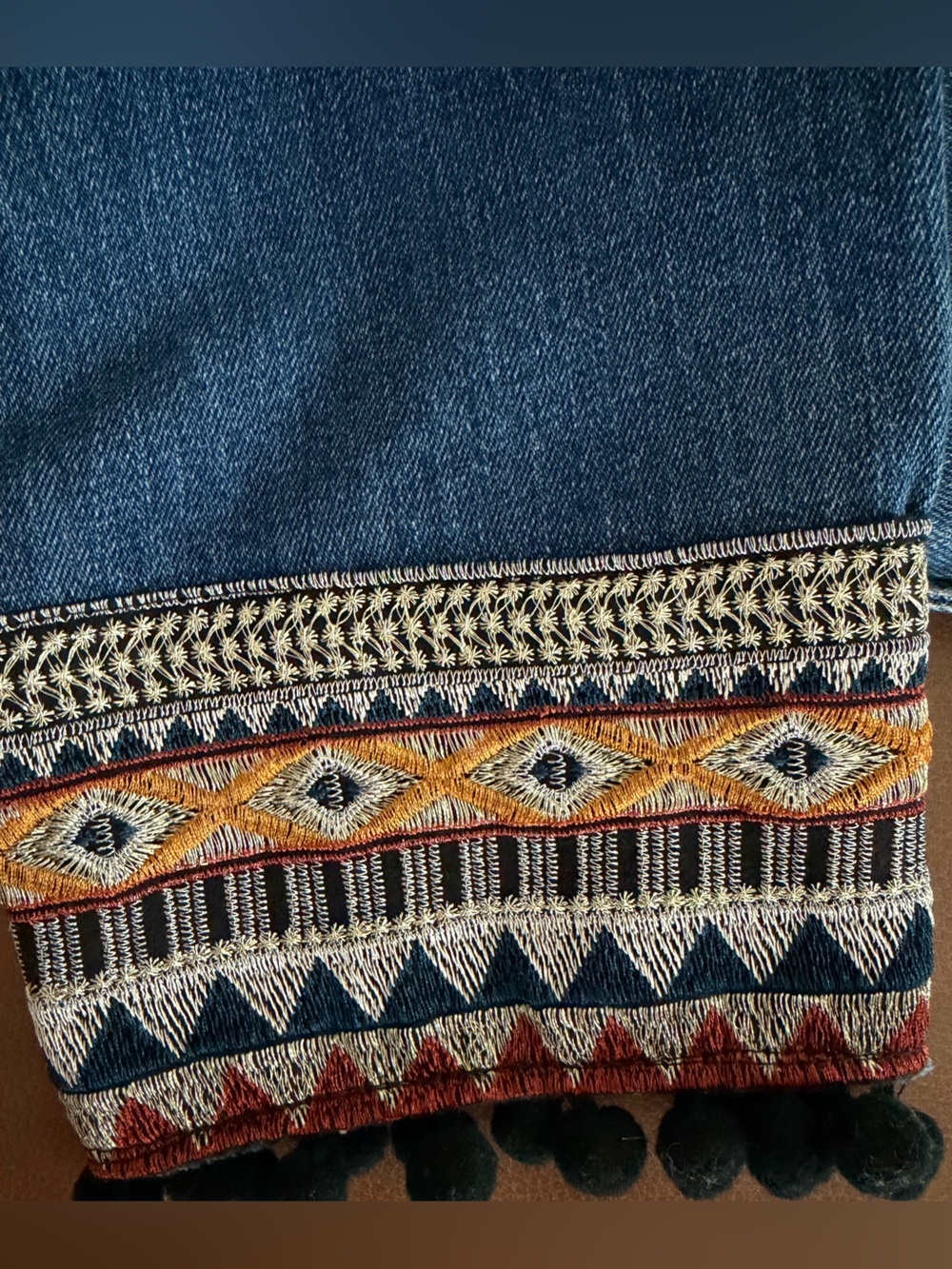 Blank NYC Distressed Pom Pom High Rise Tapered Jeans boho 28 EUC - Picture 8 of 8
